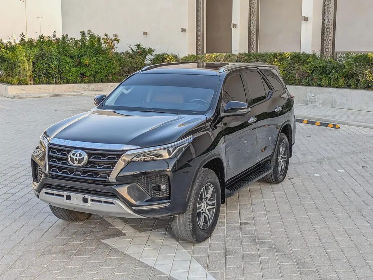 TOYOTA FORTUNER 2020 FACELIFTED 2025 DIESEL V4 GCC IN EXCELLENT CONDITION-1-1