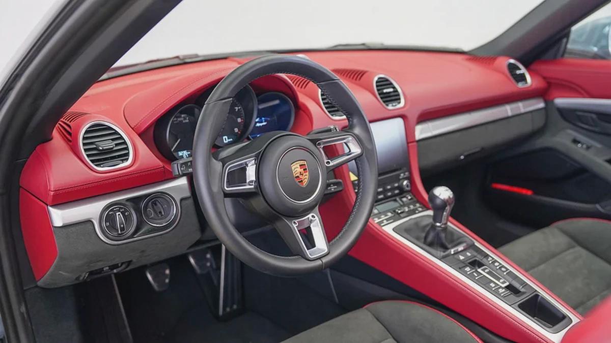 Special Offer | AED 7,134 PM | Up to 3 Years Unlimited Warranty | 718 Boxster - Spyder Manual-3-3