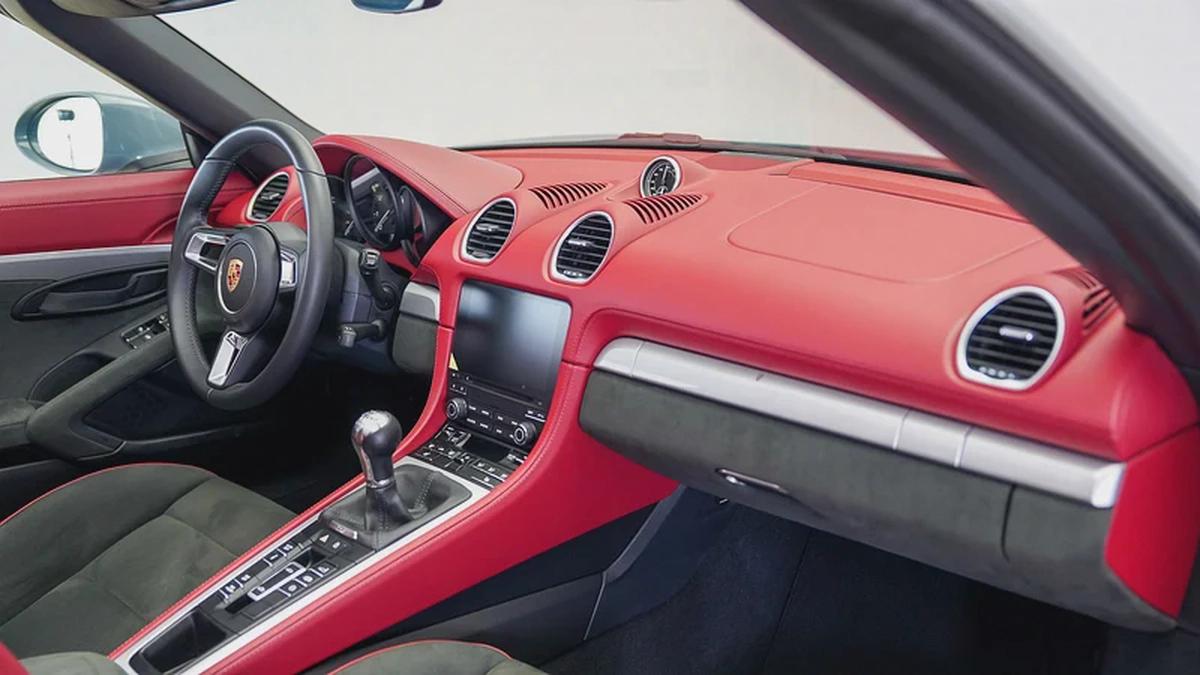 Special Offer | AED 7,134 PM | Up to 3 Years Unlimited Warranty | 718 Boxster - Spyder Manual-5-5