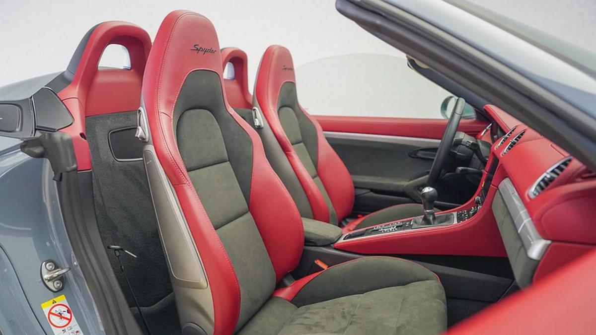 Special Offer | AED 7,134 PM | Up to 3 Years Unlimited Warranty | 718 Boxster - Spyder Manual-6-6