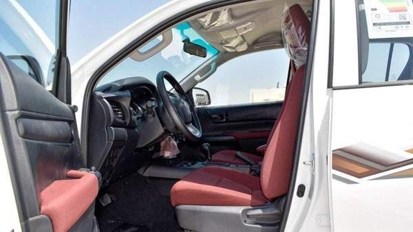 Toyota Hilux HILUX 2.7L AT PETROL 2024 MED OPTION