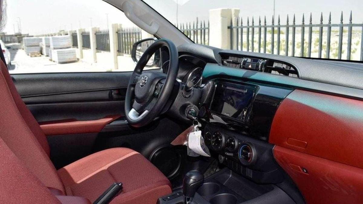 Toyota Hilux HILUX 2.7L AT PETROL 2024 MED OPTION-19-19