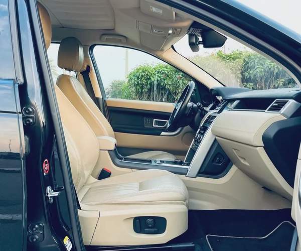 Land Rover • Discovery • SPORT • HSE Si4 • 2.0L Turbocharged