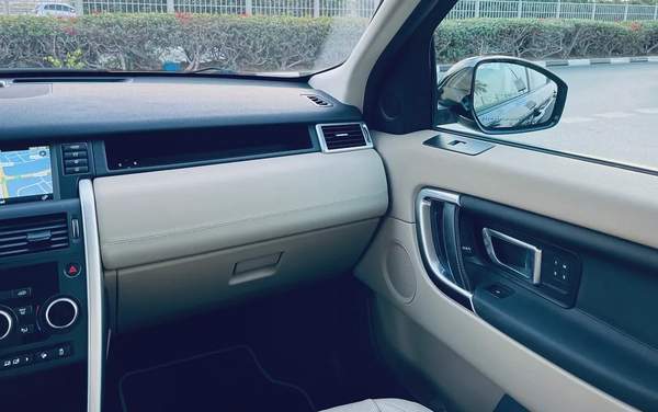 Land Rover • Discovery • SPORT • HSE Si4 • 2.0L Turbocharged