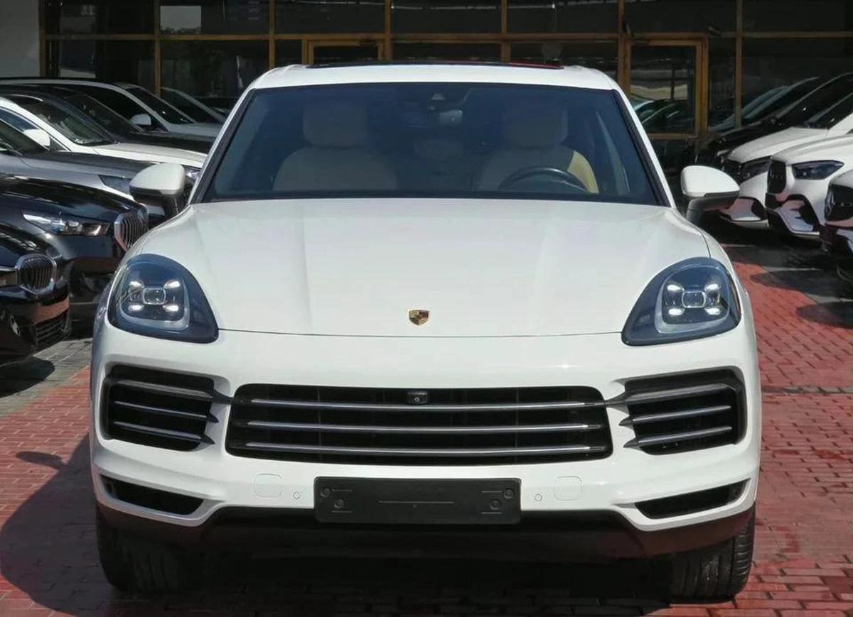 Porsche Cayenne Base SUV 3.6L 2018 GCC -17-17