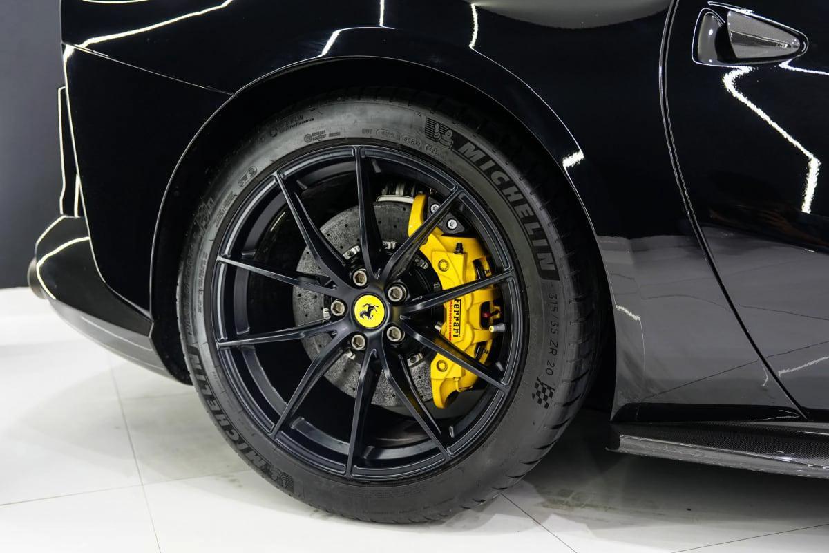 Ferrari 812 Superfast-3-3