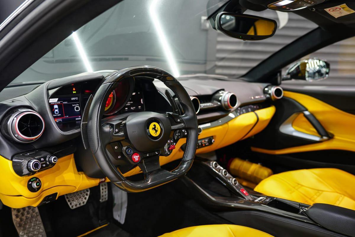Ferrari 812 Superfast-7-7