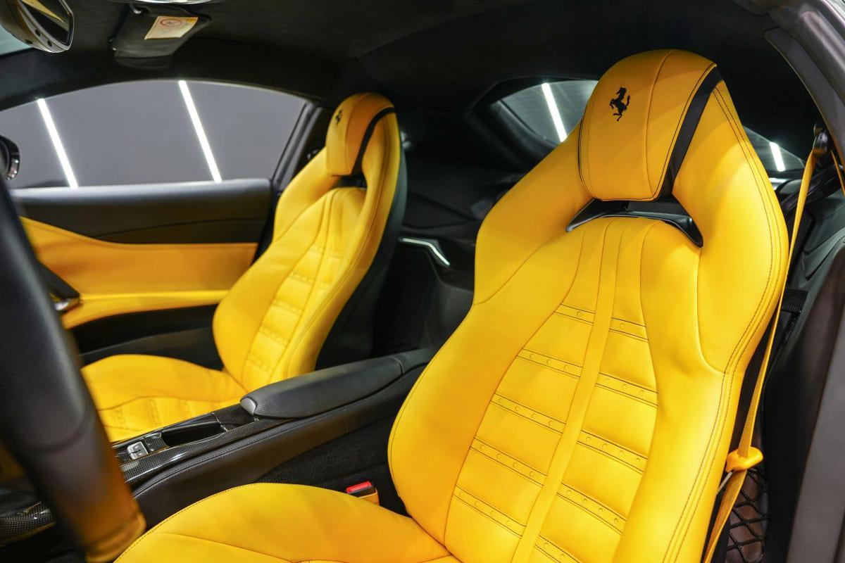 Ferrari 812 Superfast-4-4