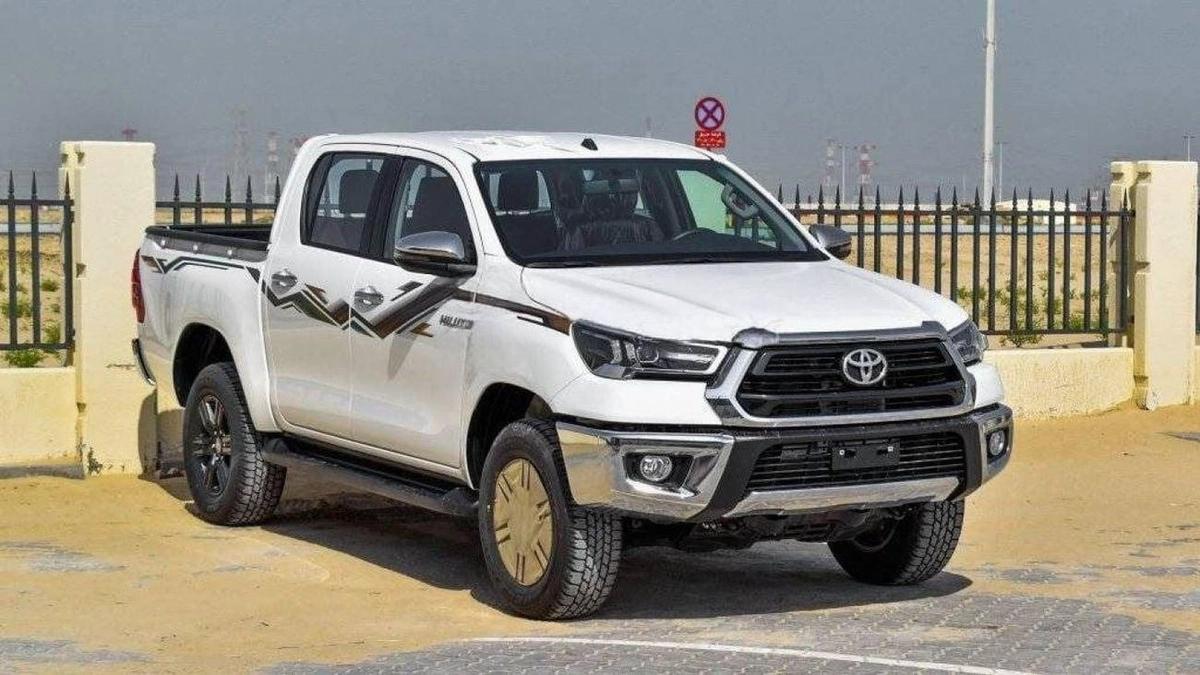 Toyota Hilux TOYOTA HILUX DC 2.7L 4X4 PETROL W/REAR CAMERA A/T MY24 2.7L Petrol 2024-0-0