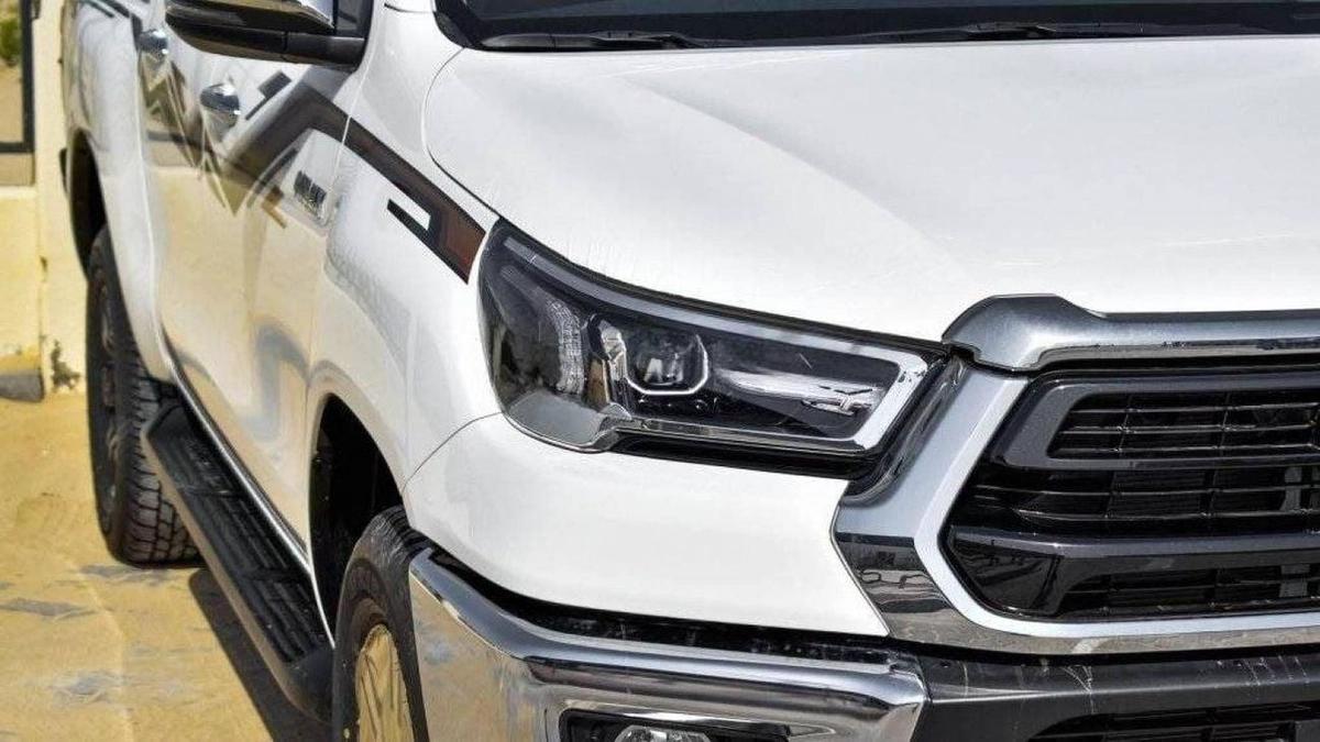 Toyota Hilux TOYOTA HILUX DC 2.7L 4X4 PETROL W/REAR CAMERA A/T MY24 2.7L Petrol 2024-1-1