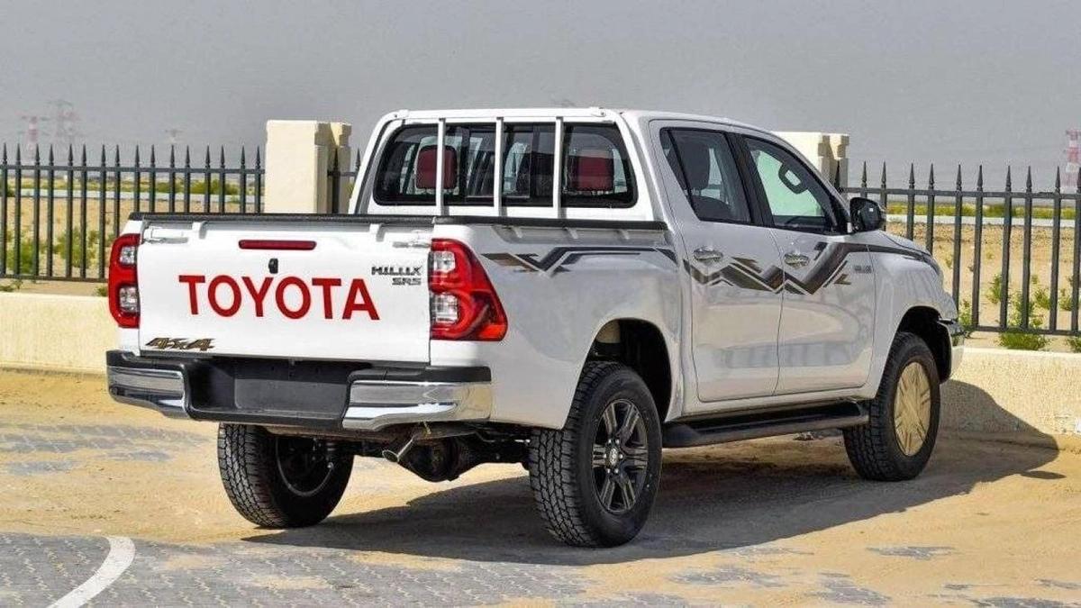 Toyota Hilux TOYOTA HILUX DC 2.7L 4X4 PETROL W/REAR CAMERA A/T MY24 2.7L Petrol 2024-3-3