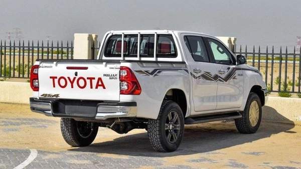 Toyota Hilux TOYOTA HILUX DC 2.7L 4X4 PETROL W/REAR CAMERA A/T MY24 2.7L Petrol 2024