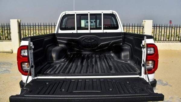Toyota Hilux TOYOTA HILUX DC 2.7L 4X4 PETROL W/REAR CAMERA A/T MY24 2.7L Petrol 2024
