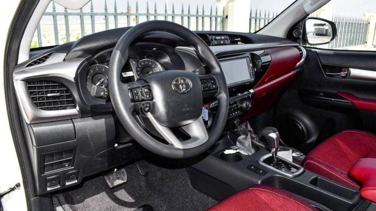 Toyota Hilux TOYOTA HILUX DC 2.7L 4X4 PETROL W/REAR CAMERA A/T MY24 2.7L Petrol 2024-8-8