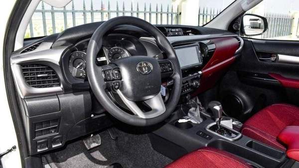 Toyota Hilux TOYOTA HILUX DC 2.7L 4X4 PETROL W/REAR CAMERA A/T MY24 2.7L Petrol 2024