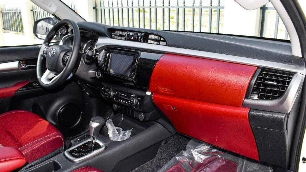 Toyota Hilux TOYOTA HILUX DC 2.7L 4X4 PETROL W/REAR CAMERA A/T MY24 2.7L Petrol 2024-9-9