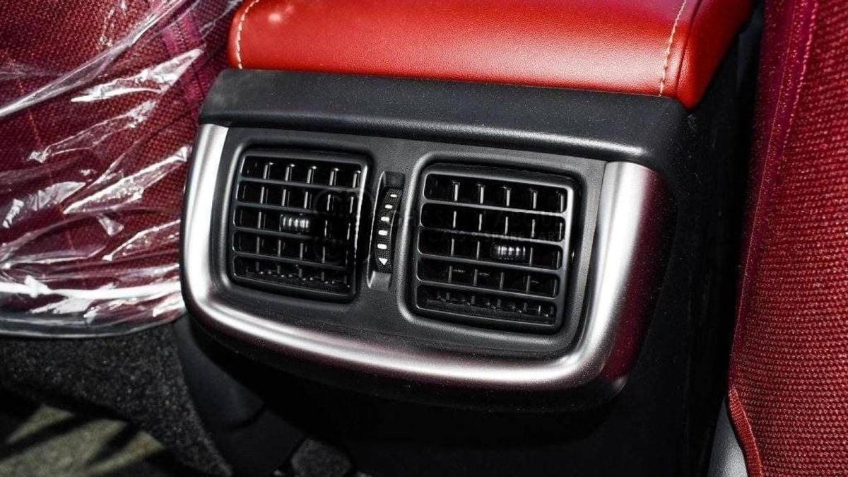 Toyota Hilux TOYOTA HILUX DC 2.7L 4X4 PETROL W/REAR CAMERA A/T MY24 2.7L Petrol 2024-11-11