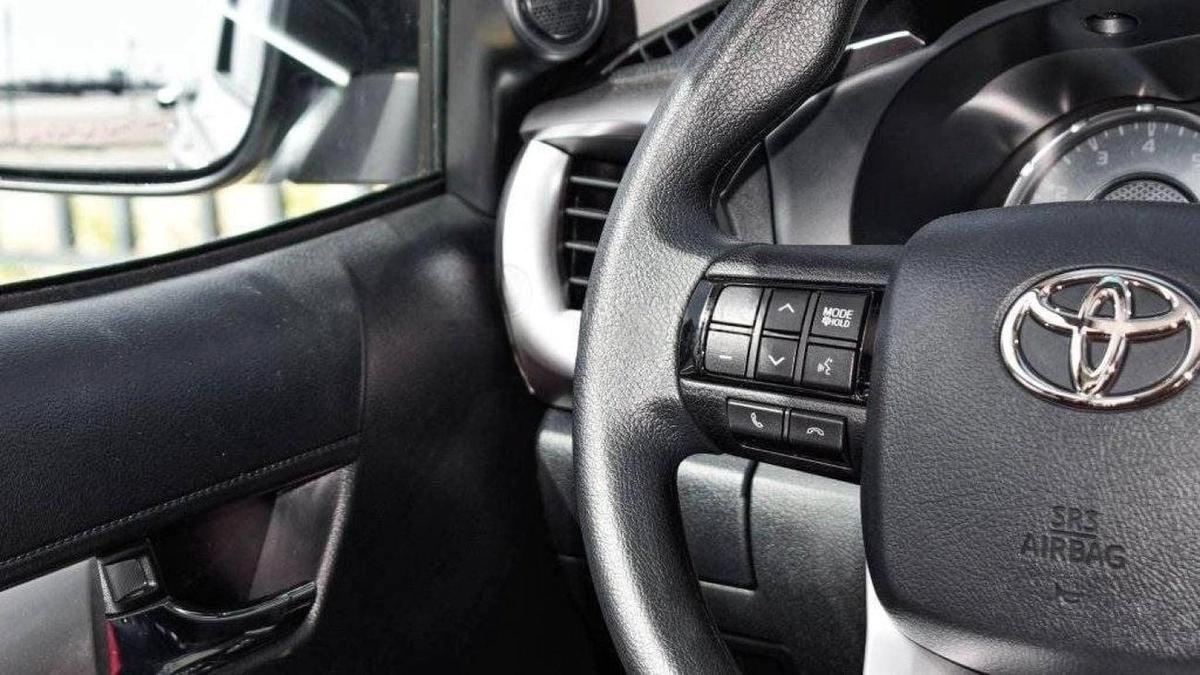 Toyota Hilux TOYOTA HILUX DC 2.7L 4X4 PETROL W/REAR CAMERA A/T MY24 2.7L Petrol 2024-18-18