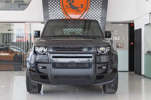 Land Rover Defender | 110 X-Dynamic HSE P400 | GCC Specs | 2026 (Export)