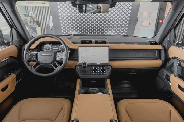 Land Rover Defender | 110 X-Dynamic HSE P400 | GCC Specs | 2026 (Export)