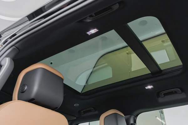 Land Rover Defender | 110 X-Dynamic HSE P400 | GCC Specs | 2026 (Export)