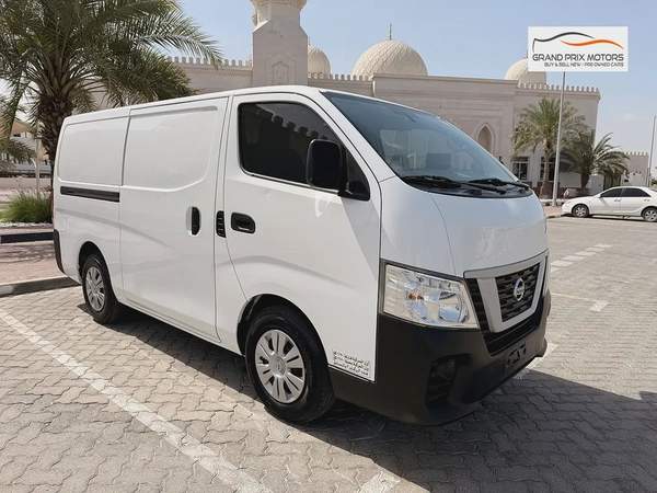 Nissan Urvan NV350 3 Seater AUTOMATIC 2022 Model GCC Specs With Service History In Perfect Condition
