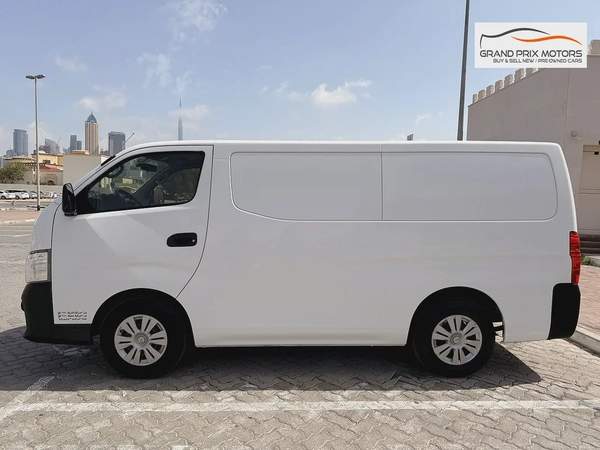 Nissan Urvan NV350 3 Seater AUTOMATIC 2022 Model GCC Specs With Service History In Perfect Condition