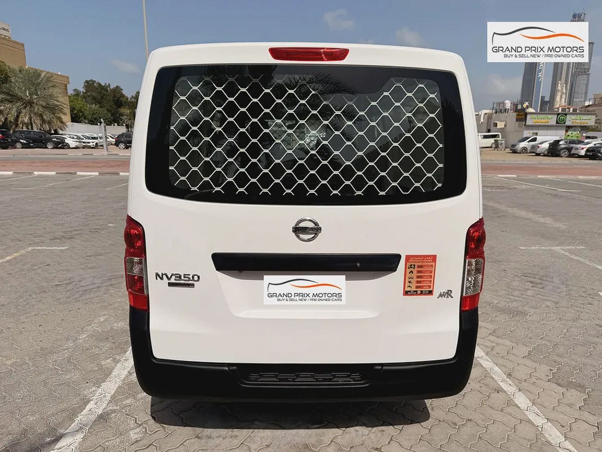 Nissan Urvan NV350 3 Seater AUTOMATIC 2022 Model GCC Specs With Service History In Perfect Condition-7-7