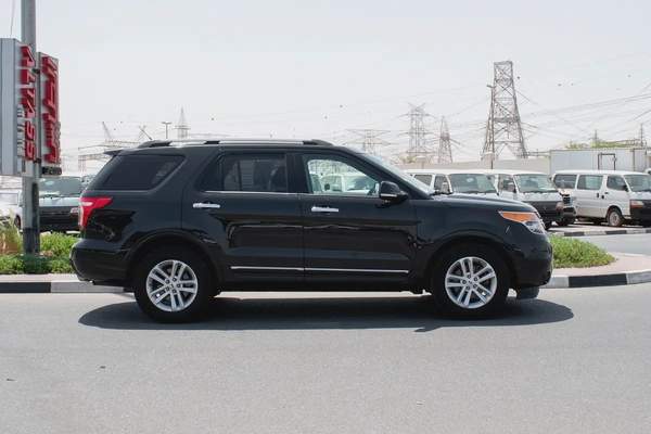 2012 - FORD EXPLORER - IMMACULATE CONDITION - ONLY 92,000 KM