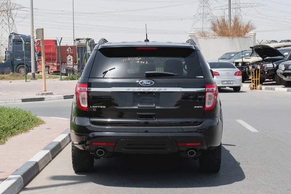 2012 - FORD EXPLORER - IMMACULATE CONDITION - ONLY 92,000 KM