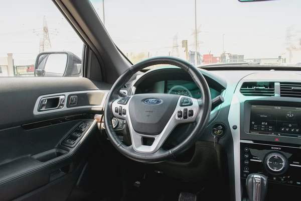 2012 - FORD EXPLORER - IMMACULATE CONDITION - ONLY 92,000 KM