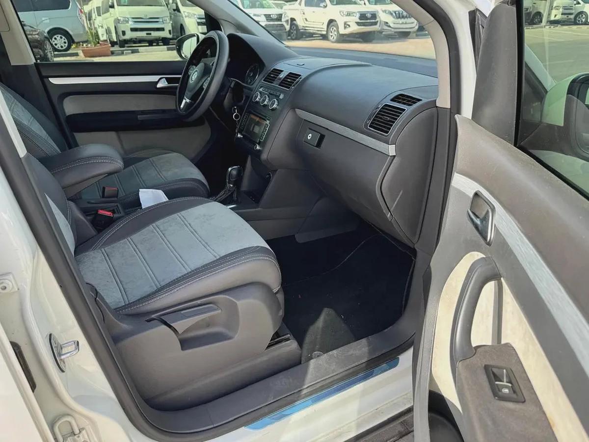 Volkswagen Touran Other-8-8