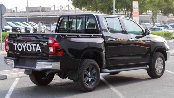 Toyota Hilux TOYOTA 2.4L D DC 4WD AT Full option