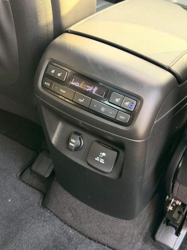 Hyundai Palisade Calligraphy 3.8L / panoramic, 360 camera // head up display full option