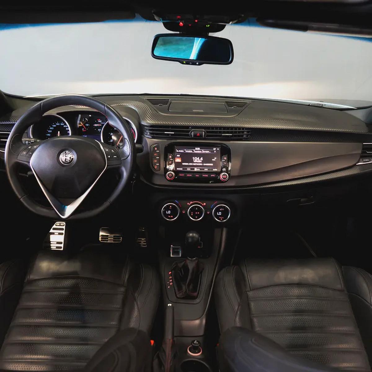AED 861 pm • 0% Downpayment • Alfa Romeo Giulietta Veloce • Agency Warranty-10-10