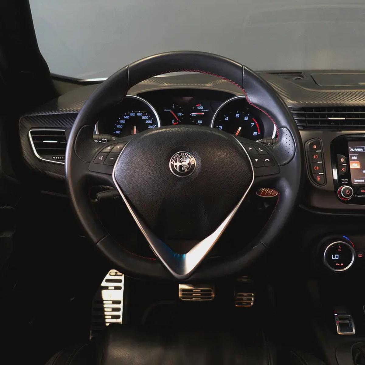 AED 861 pm • 0% Downpayment • Alfa Romeo Giulietta Veloce • Agency Warranty-11-11