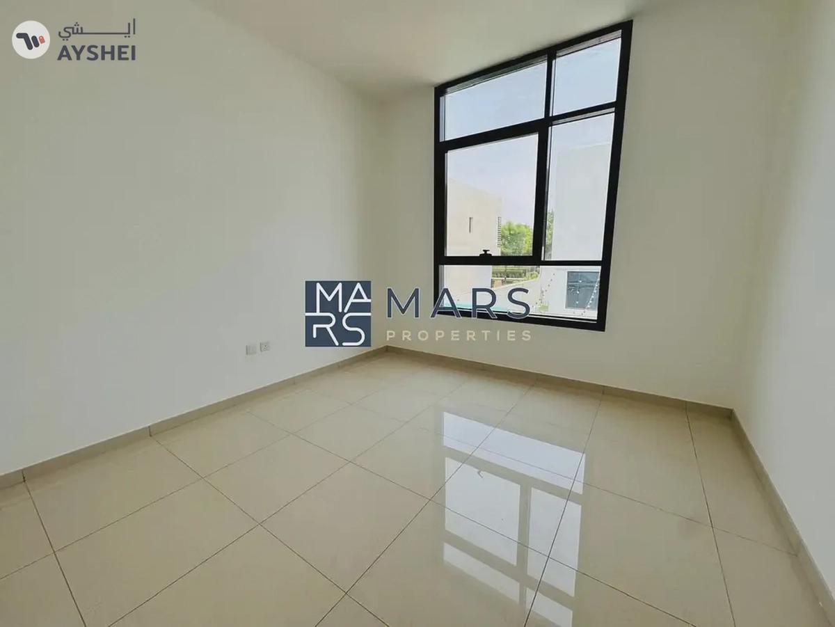 Spacious, Luxury 3 Bedroom Townhouse with Close Kitchen Available For Rent -10-10