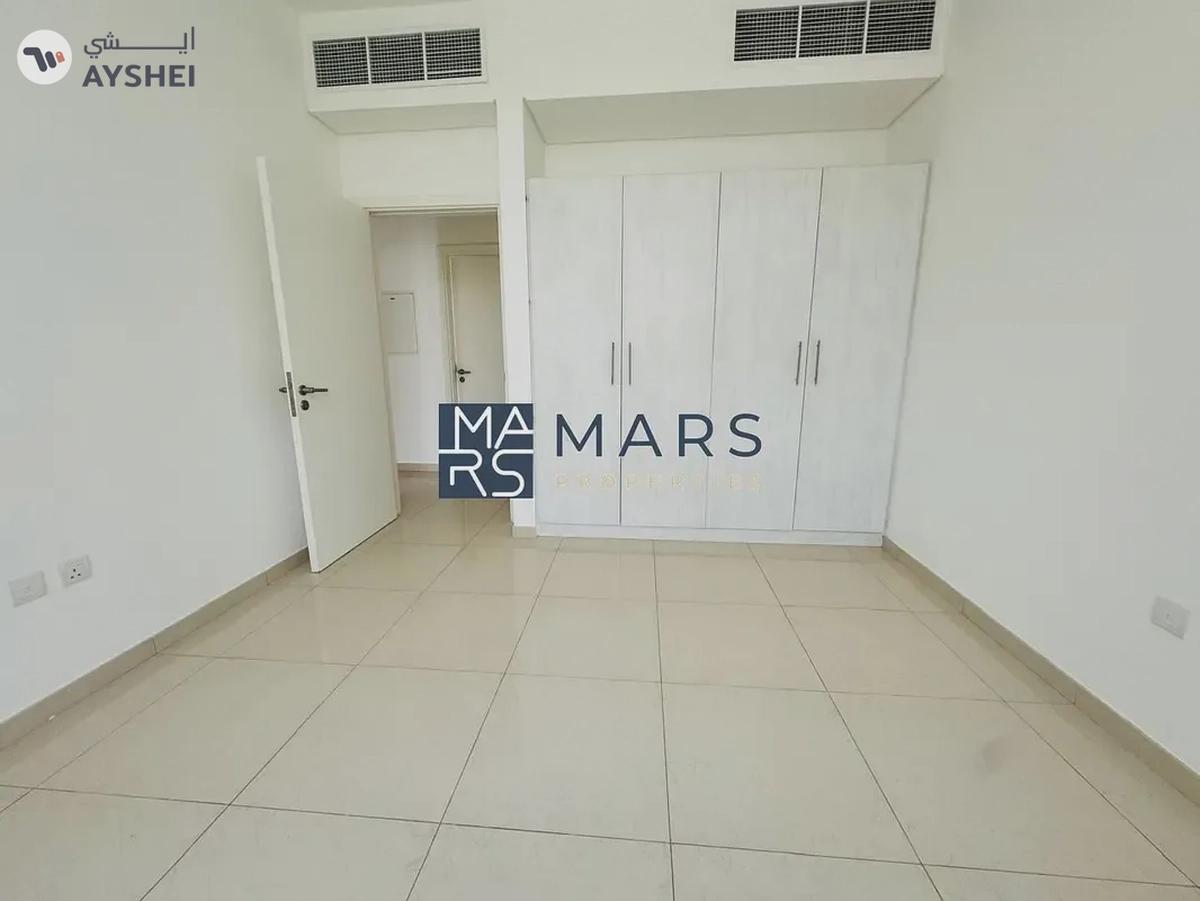 Spacious, Luxury 3 Bedroom Townhouse with Close Kitchen Available For Rent -11-11