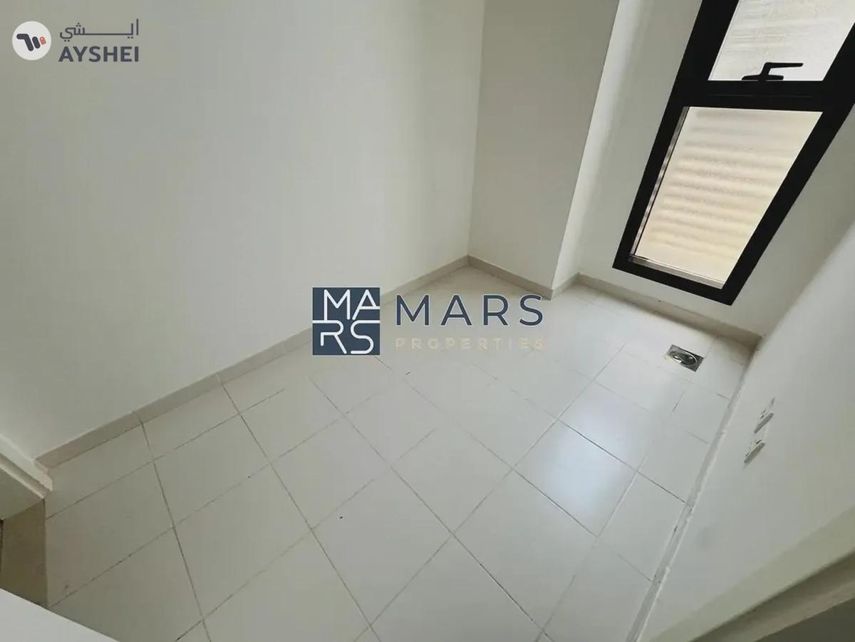 Spacious, Luxury 3 Bedroom Townhouse with Close Kitchen Available For Rent -13-13