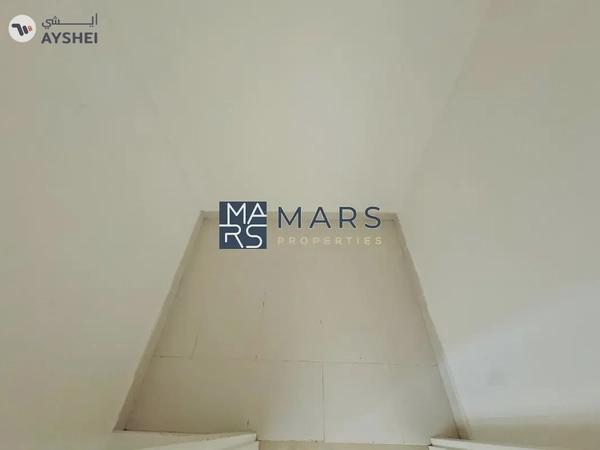 Spacious, Luxury 3 Bedroom Townhouse with Close Kitchen Available For Rent