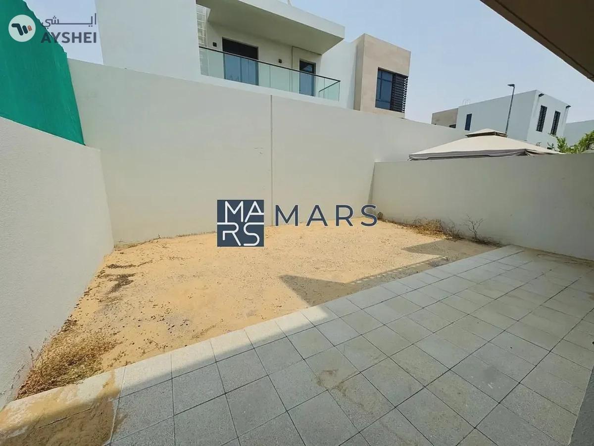 Spacious, Luxury 3 Bedroom Townhouse with Close Kitchen Available For Rent -17-17