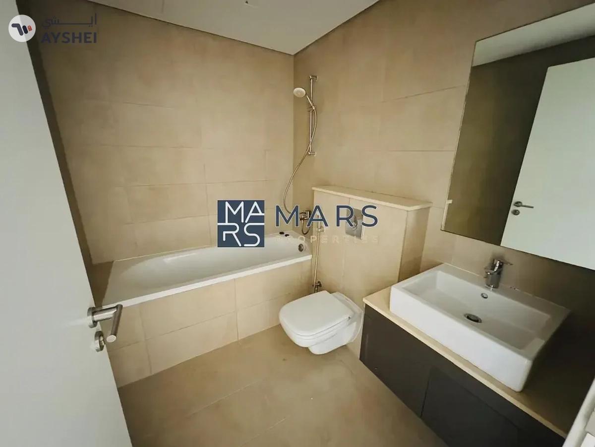 Spacious, Luxury 3 Bedroom Townhouse with Close Kitchen Available For Rent -1-landscape