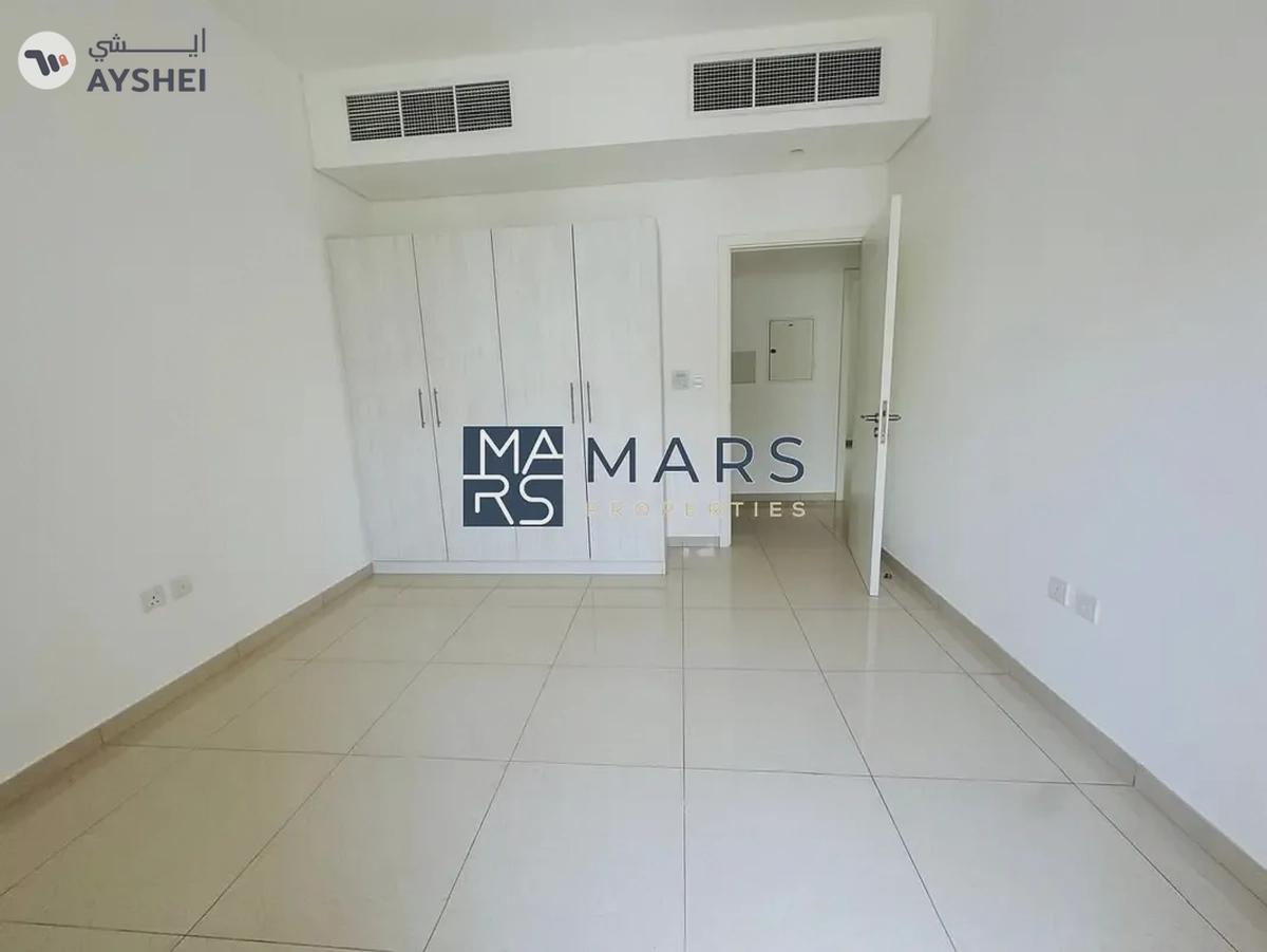 Spacious, Luxury 3 Bedroom Townhouse with Close Kitchen Available For Rent -3-3