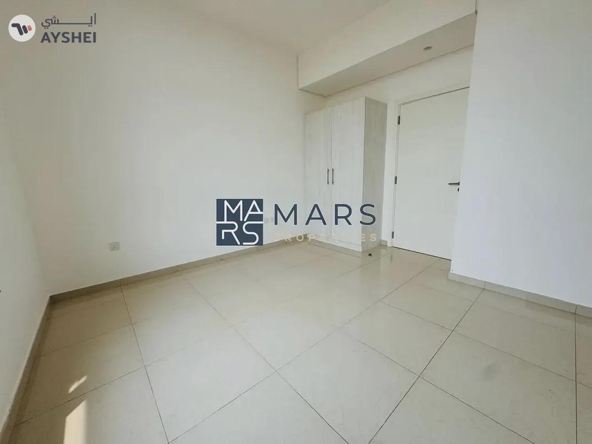Spacious, Luxury 3 Bedroom Townhouse with Close Kitchen Available For Rent -5-5