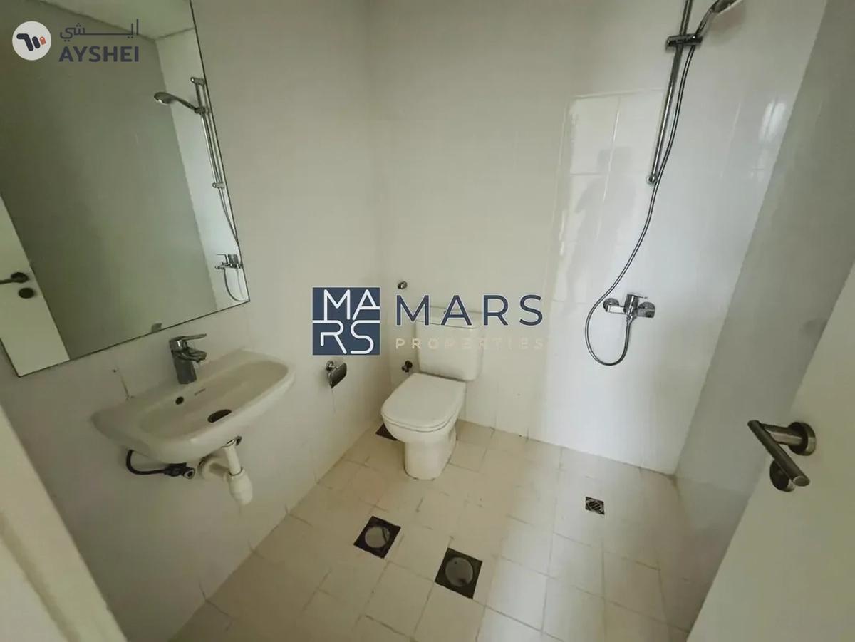 Spacious, Luxury 3 Bedroom Townhouse with Close Kitchen Available For Rent -9-9