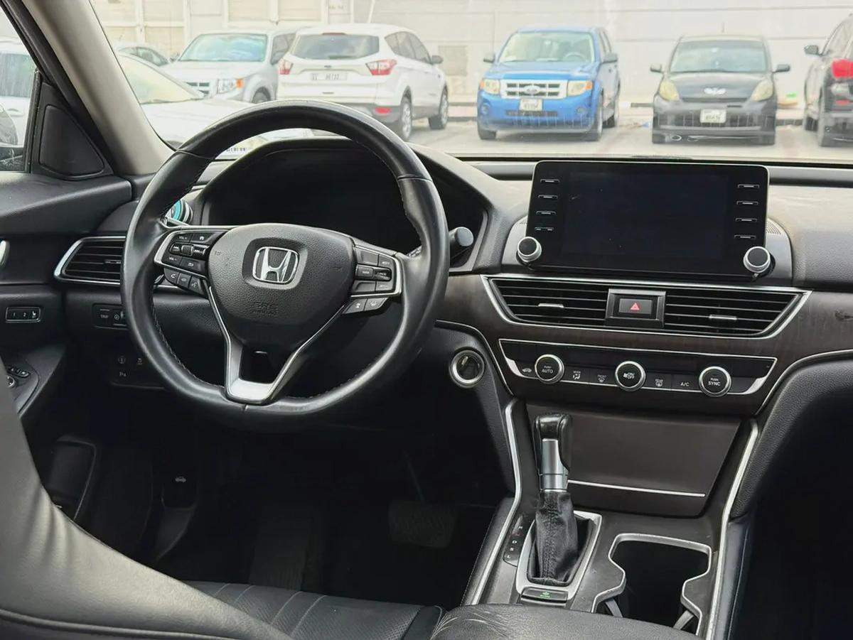 Honda Accord, 2018 GCC specs, full option, in excellent condition,-8-8
