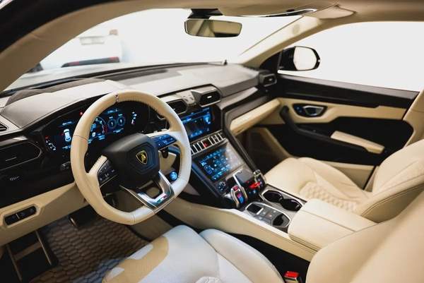 AED 12,517 PM | LAMBORGHINI URUS 2022 | VIP SEATS | PRISTINE CONDITION | 1 YEAR WARRANTY | GCC