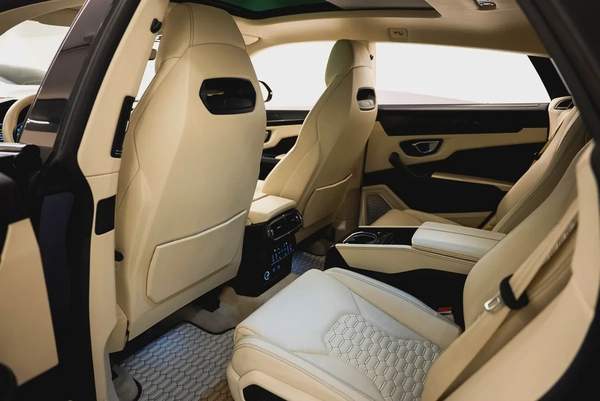 AED 12,517 PM | LAMBORGHINI URUS 2022 | VIP SEATS | PRISTINE CONDITION | 1 YEAR WARRANTY | GCC