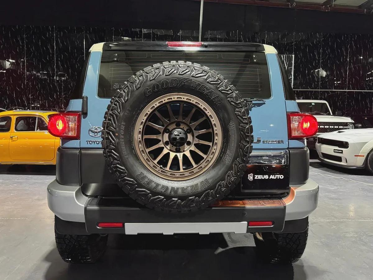 Toyota FJ Cruiser 2020 GCC specs for 200,000.00 AED-4-4