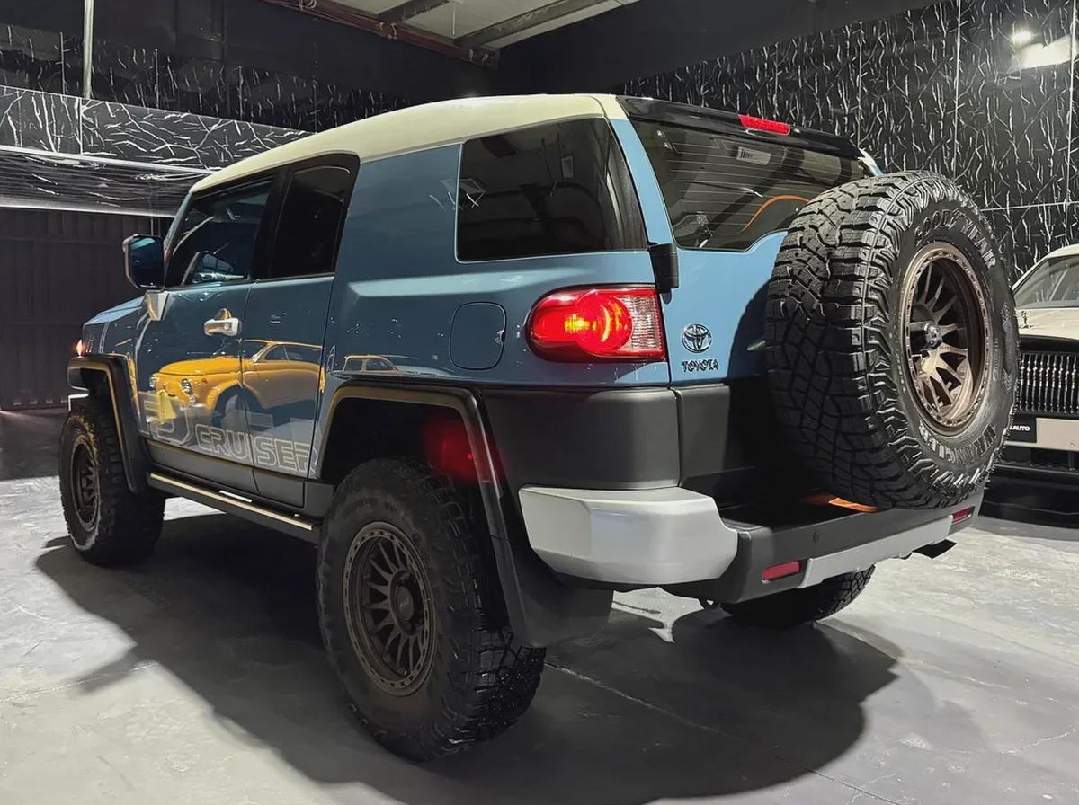 Toyota FJ Cruiser 2020 GCC specs for 200,000.00 AED-5-5